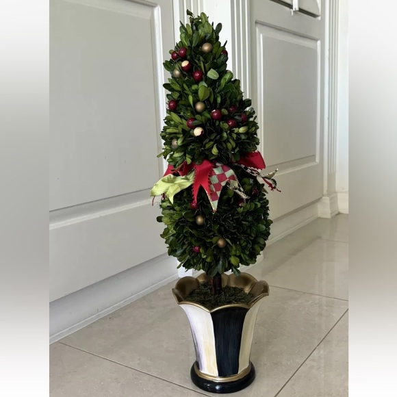 Mackenzie Childs Holiday Topiary Tree 22” Courtly Check Ribbon Berries And Pot - Picture 3 of 9